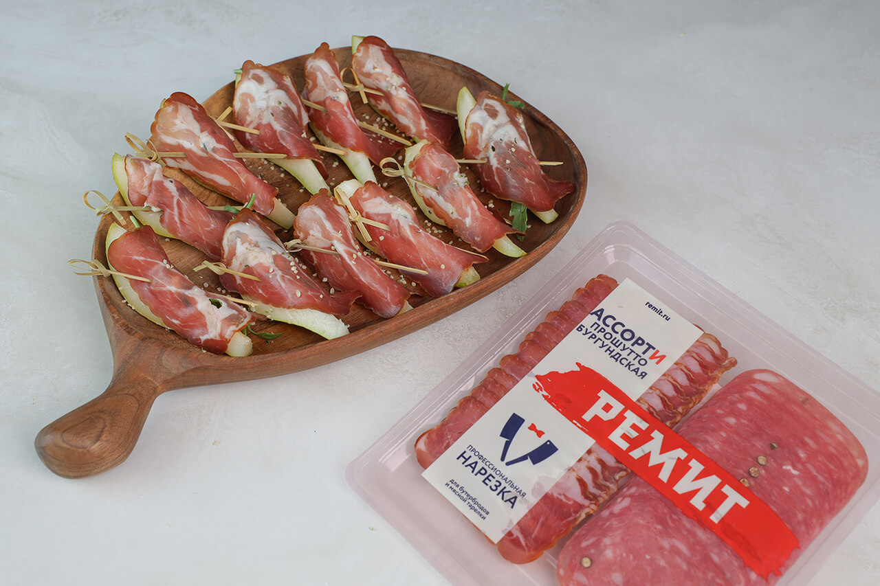Закуска с грушей, Бургундской колбасой и прошутто - рецепт от Ремит