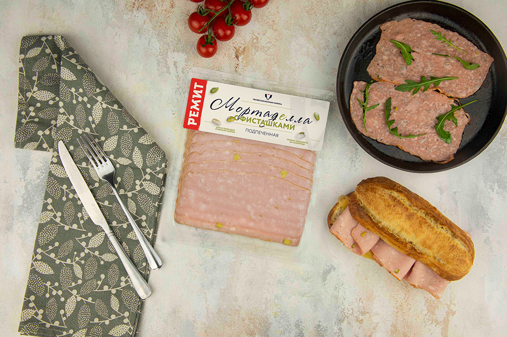 Нарезка Мортаделла подпеченная с фисташками (180г)