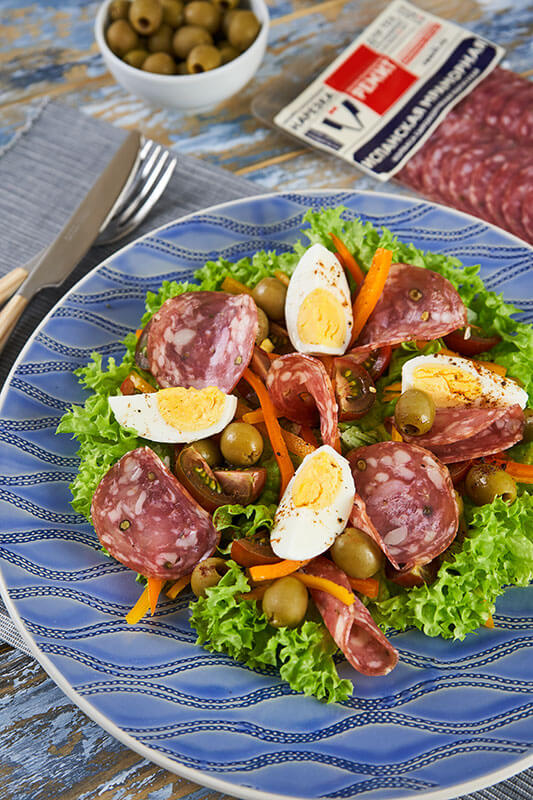 Испанский салат с колбасой РЕМИТ