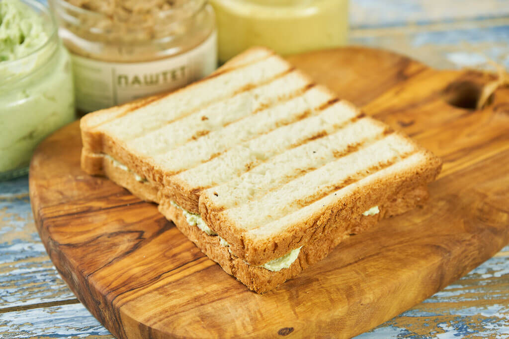 Рецепт: Полосатый бутерброд с паштетом РЕМИТ