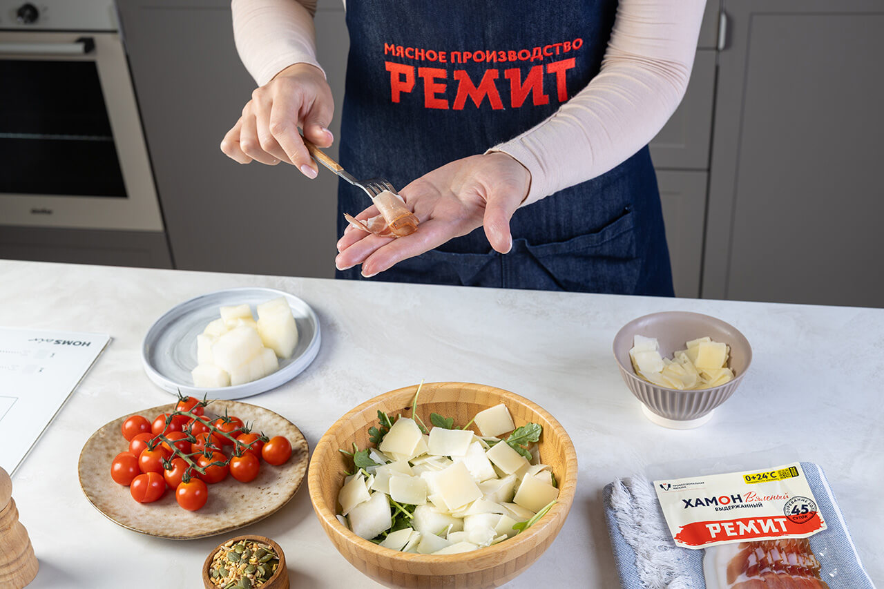 Салат с дыней и хамоном - рецепт от Ремит