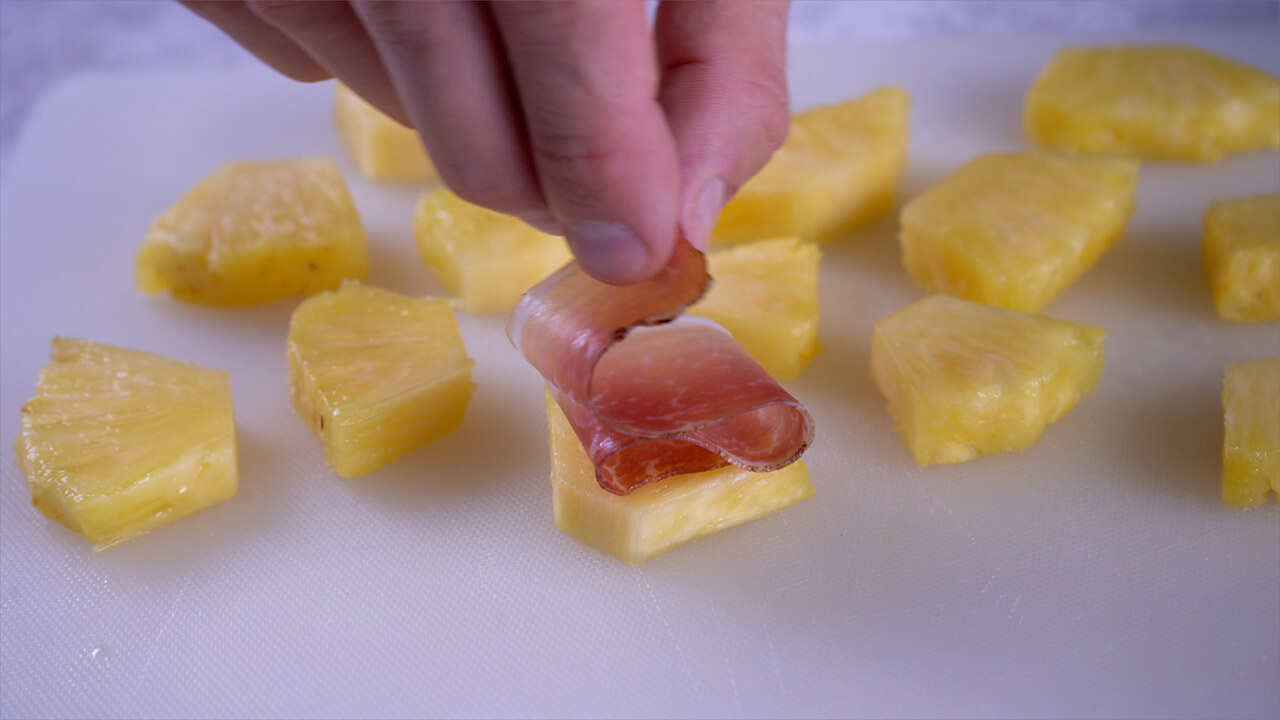 Сыровяленый хамон и сладкий ананас - рецепт от Ремит